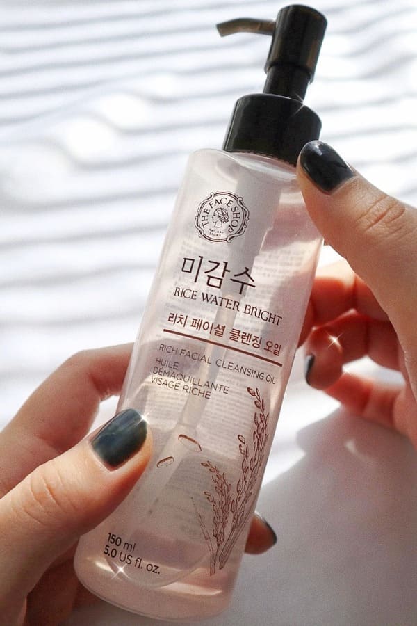 Best Korean Cleansing Oil: The Face Shop Rice Water Bright Light Cleansing Oil