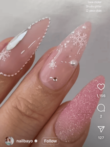 20 Jaw-Dropping Snowflake Nails You’ll Want All Season Long | Kbeauty