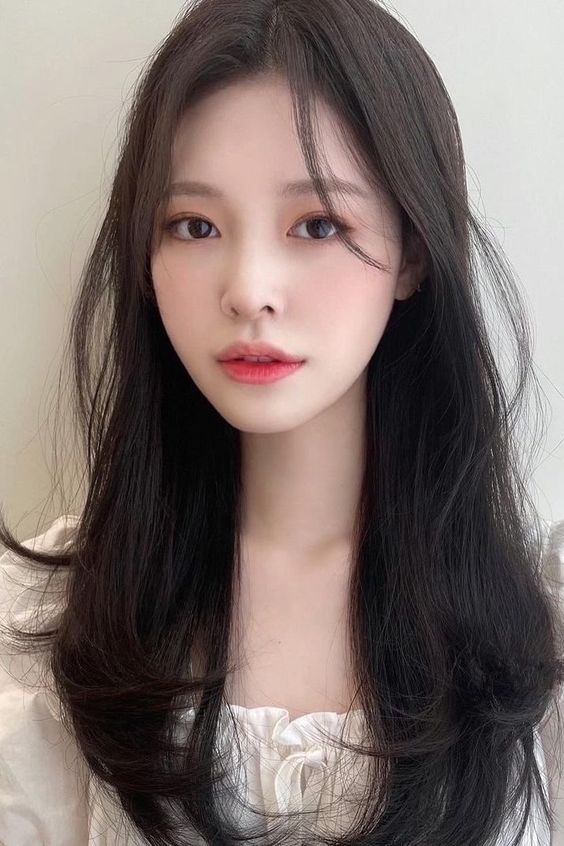 C-Curled Long Hair With Side Bangs