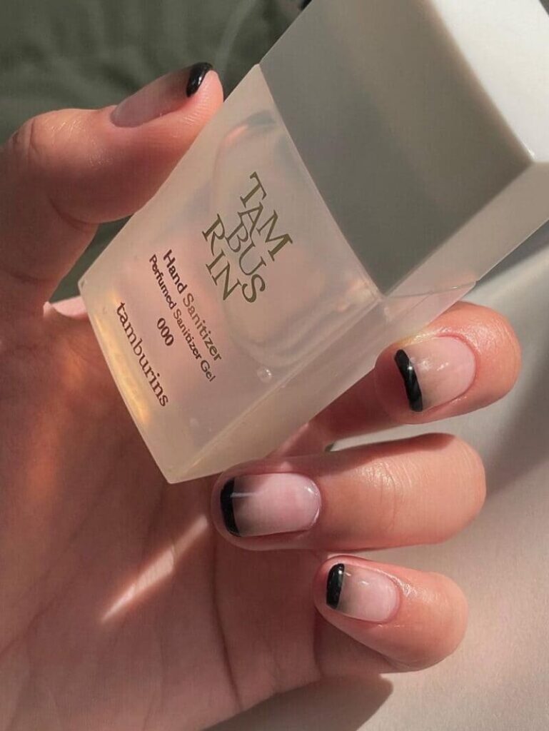 Korean black French tip nails: ombre