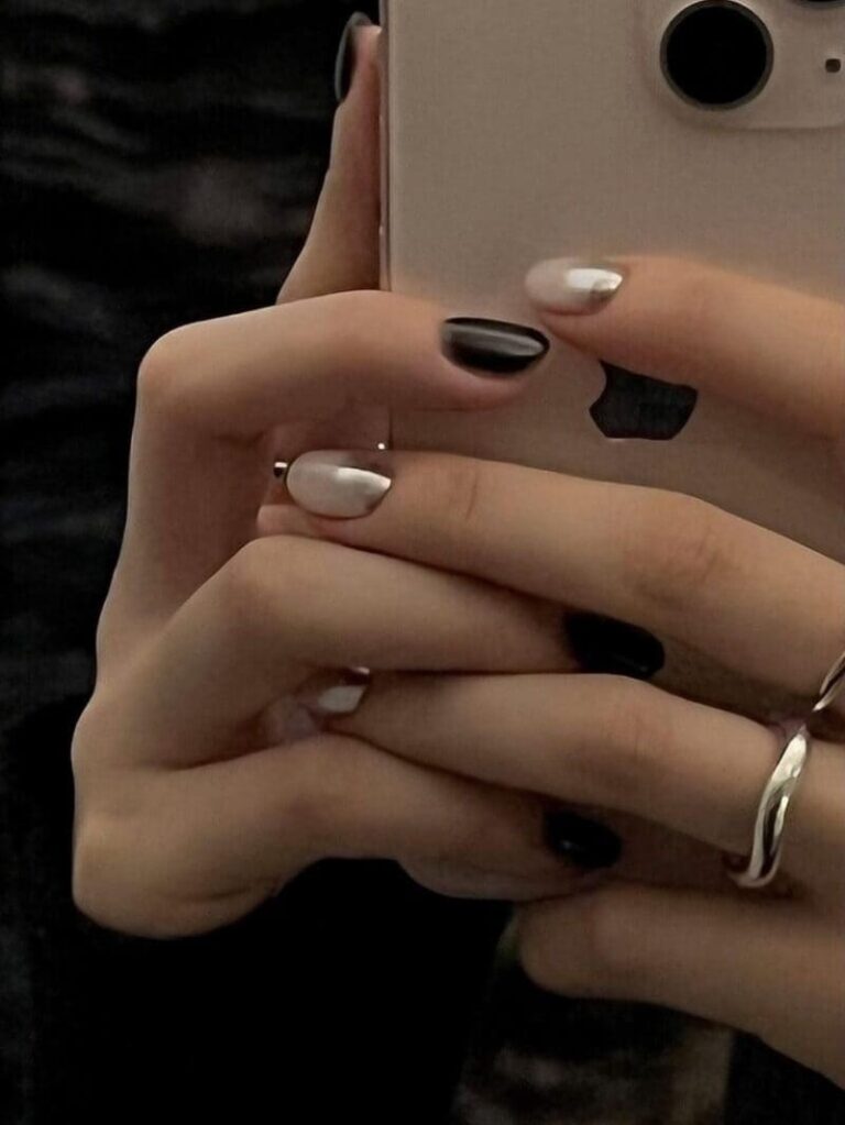 45+ Cute Black and White Nails for a Perfect Korean Style