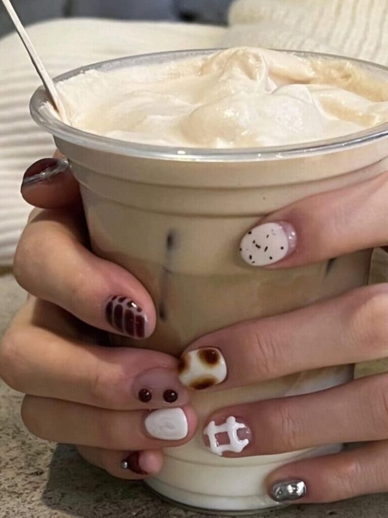 Mix-and-match short-fall nails in brown and white