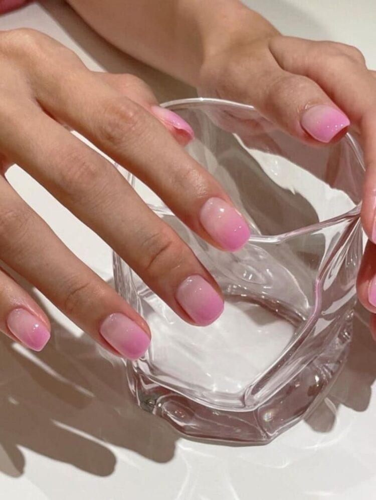 Short pink and white ombre nails