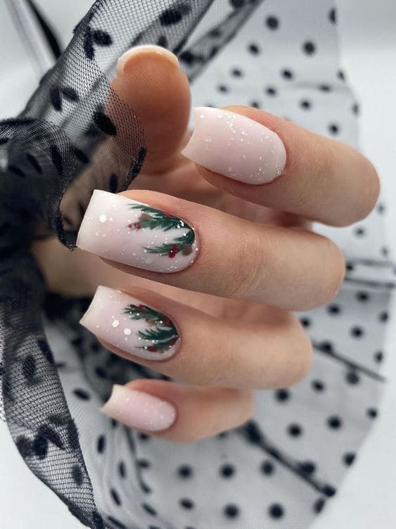 mistletoe accent nails 