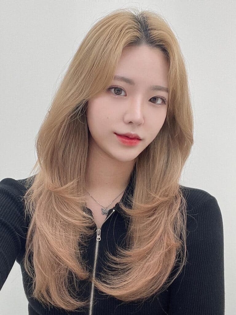 Korean hair color idea: milk beige