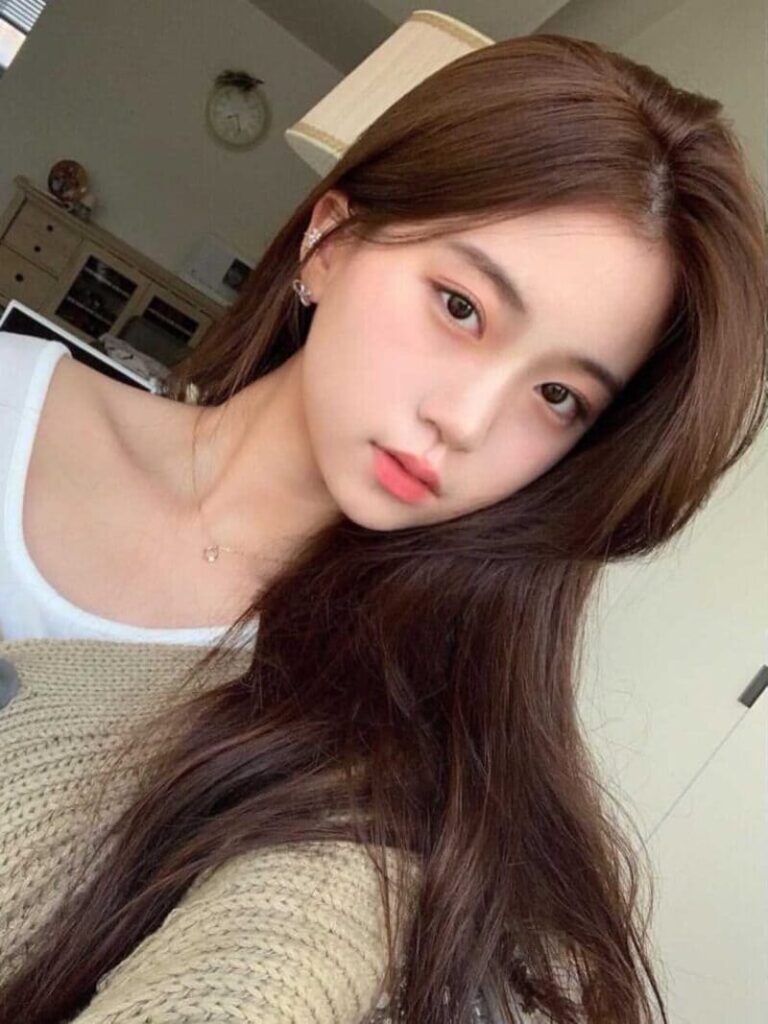 Korean hair color idea: olive brown