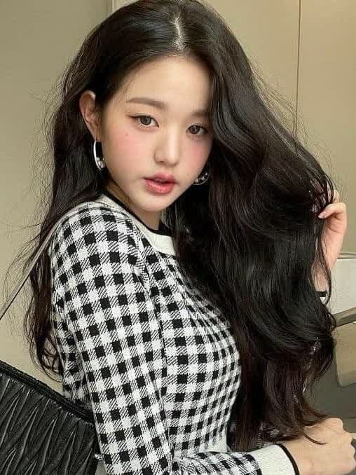 Korean Long Wavy Hairstyles for Girls