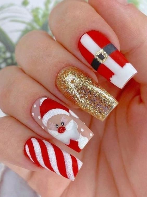 Santa-inspired acrylic nails 