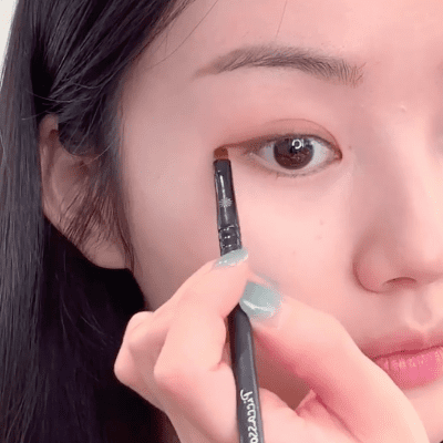 Clean, Flawless Korean Eyeliner Look