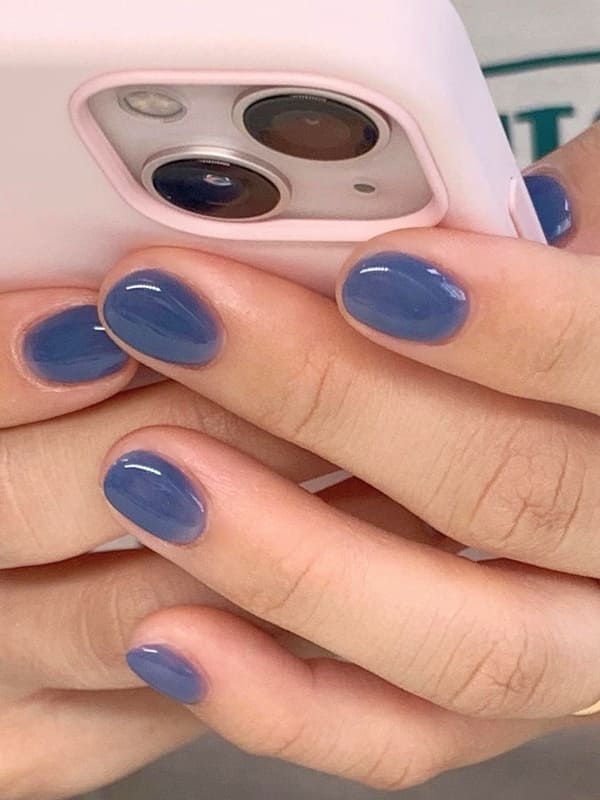 translucent blue short nails