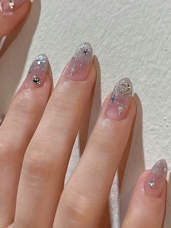 silver glitter Korean jelly nails with sparkles
