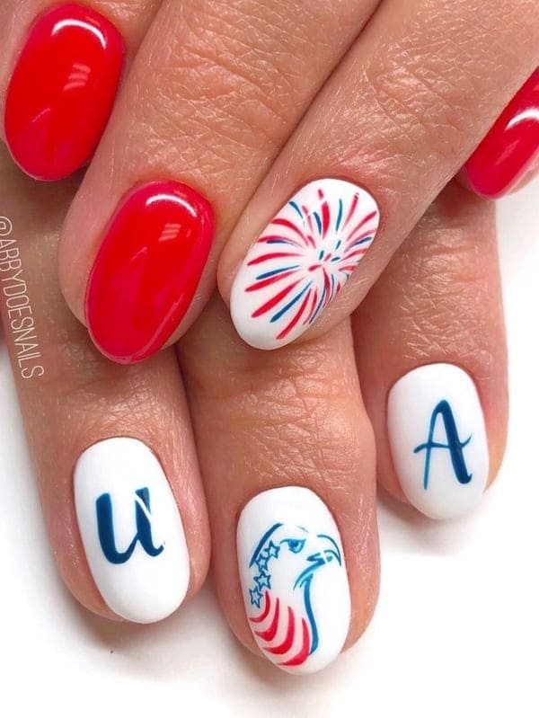 4th of July nails with fireworks 