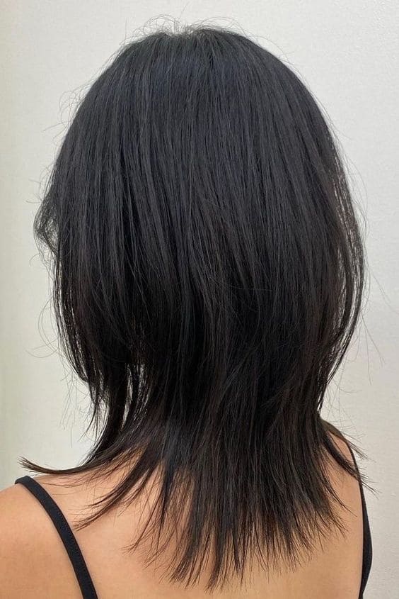 shoulder length straight layers