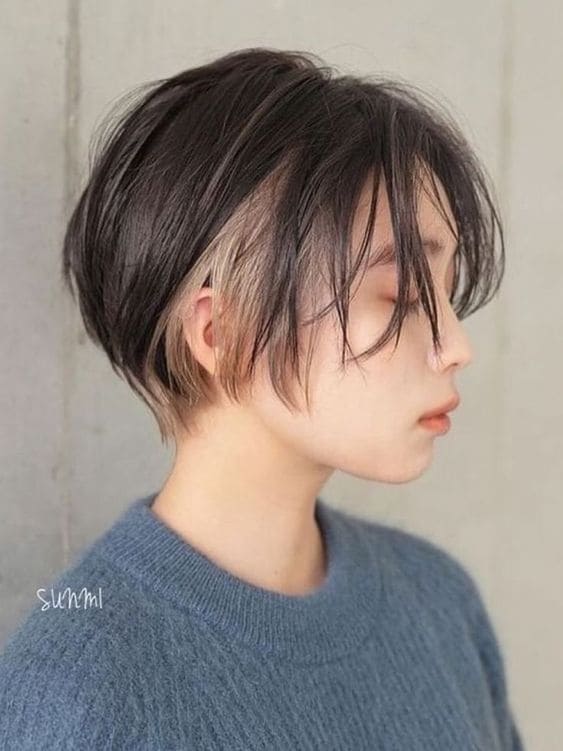 light textured Korean pixie haircut 