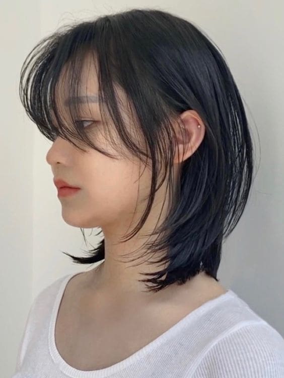 shoulder length layers with wispy bangs