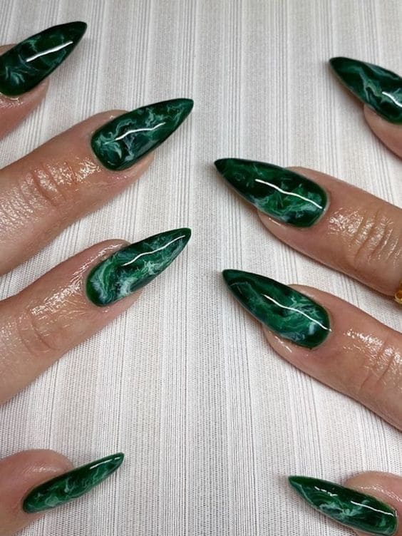 ombre stiletto shaped nails 