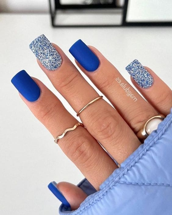 winter nail designs in royal blue and silver glitter 