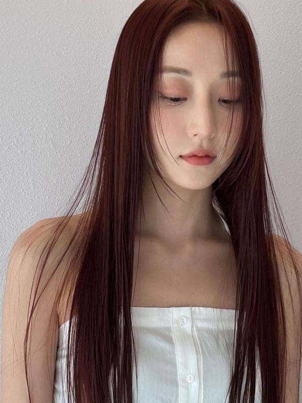 Korean long and sleek hair 