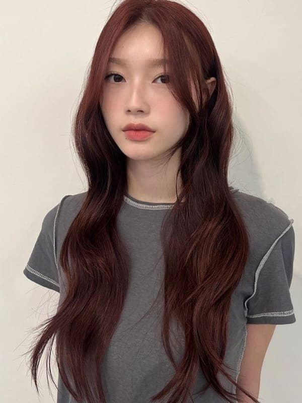 Korean long waves in red brown hair color