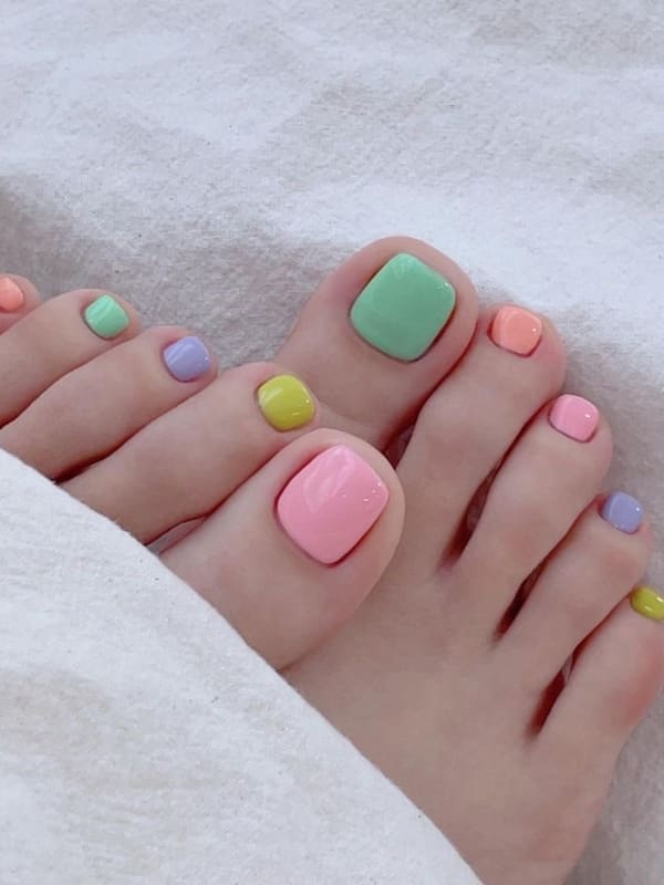 Korean summer pedicure ideas in candy pastels 
