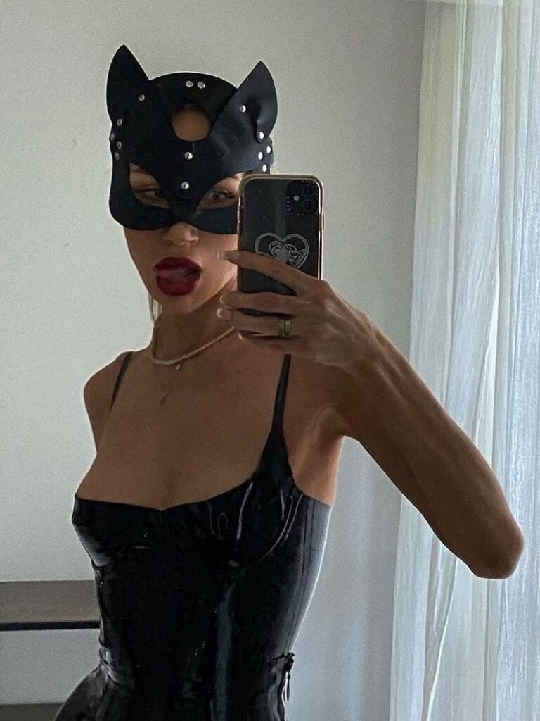11 Sexy Catwoman Halloween Costume Ideas for a Purrfect Night