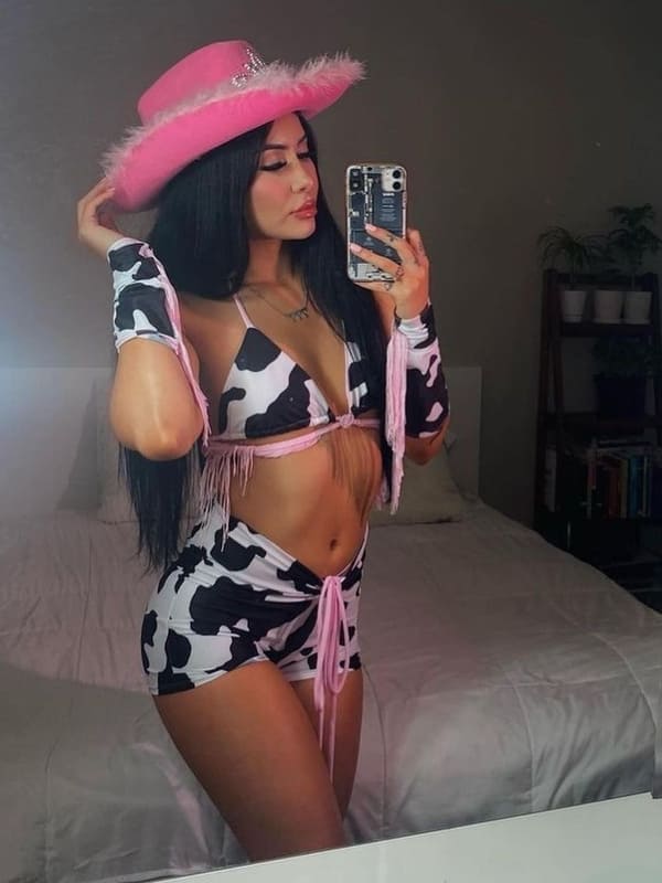cowgirl halloween costume: cow print