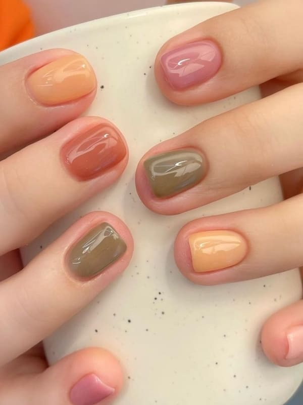 Korean fall nails: mix and match autumn shades