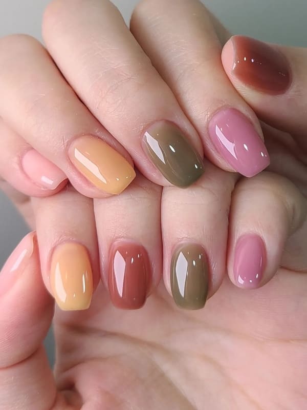 Korean fall nails: glossy pastel autumn tones