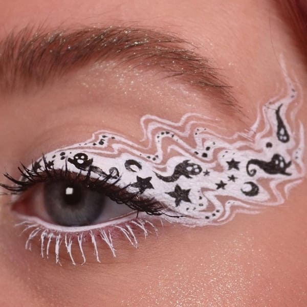 Halloween eye makeup: ghosts