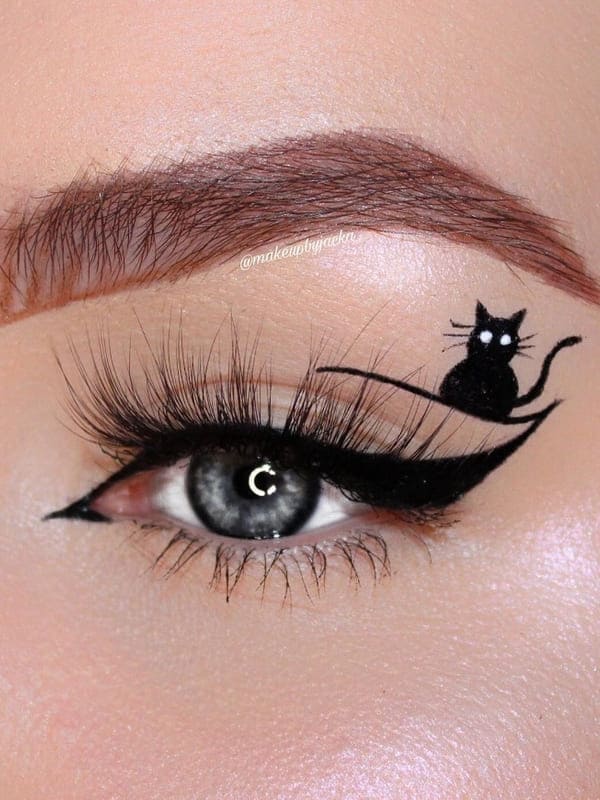 cute black cat eyeshadow look