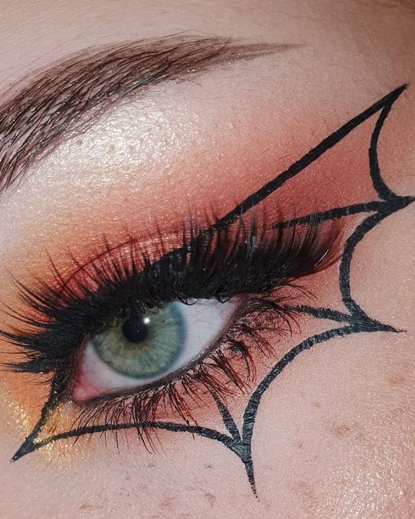 Halloween eye makeup: spider web