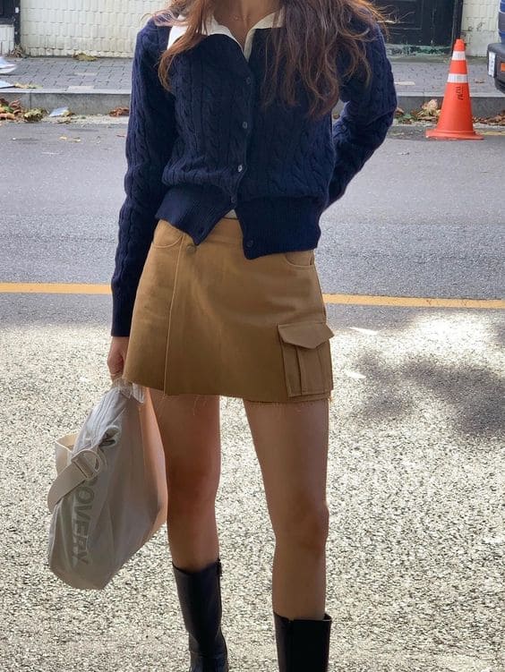 Korean fall fashion: cargo mini skirt