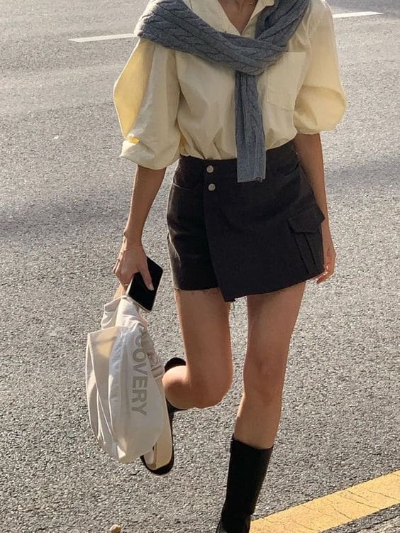 Korean fall fashion: cargo mini skirt