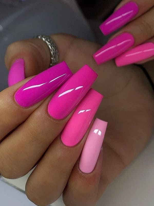 pink vertical ombre nails