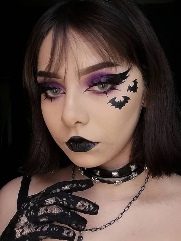 easy Halloween makeup: black bat