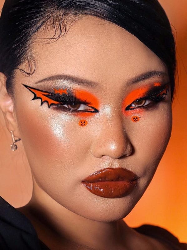 easy Halloween makeup: pumpkin eyes