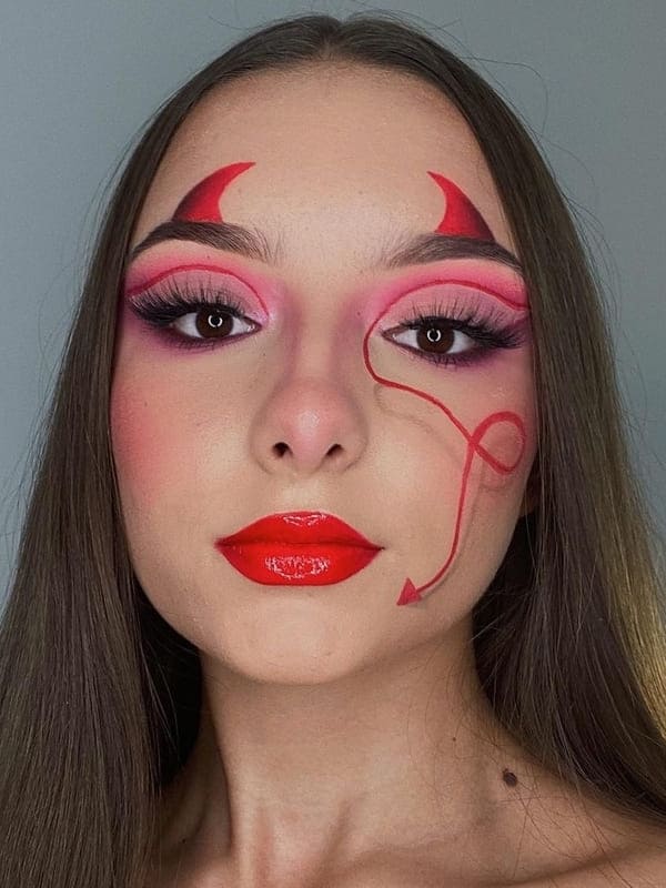 easy Halloween makeup: red devil 