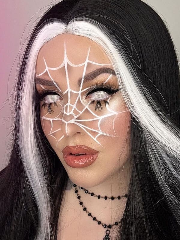 easy Halloween makeup: spider web