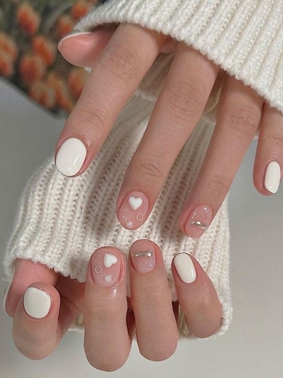 Korean white short nails with hearts