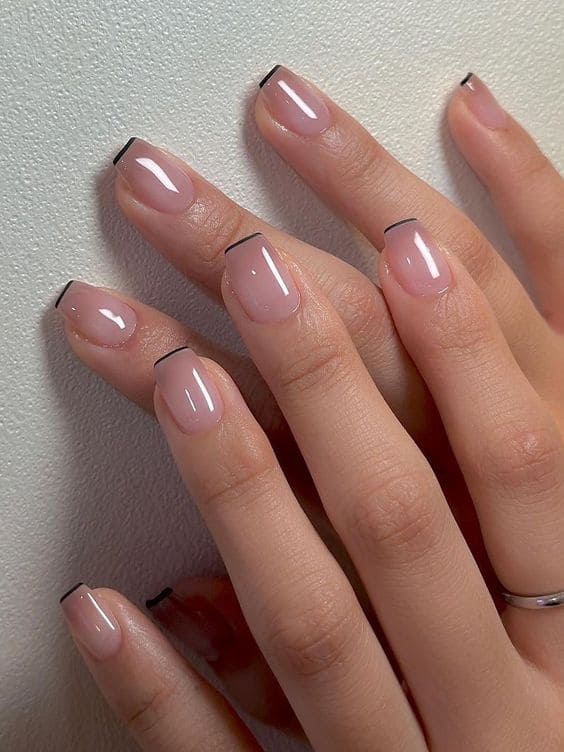 Korean black French tip nails: micro thin