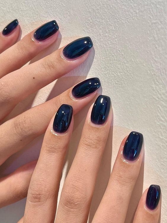 Korean dark blue nails: solid color