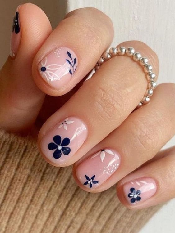 floral accent nails