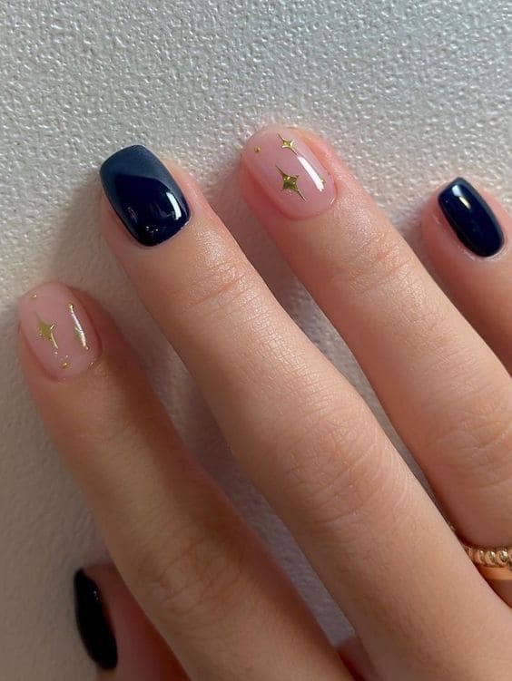 Korean dark blue nails: night sky
