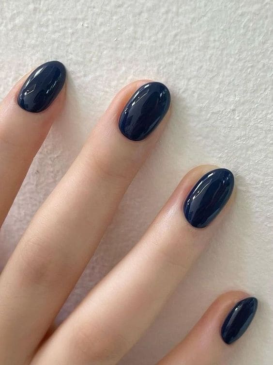 Korean dark blue nails: solid color