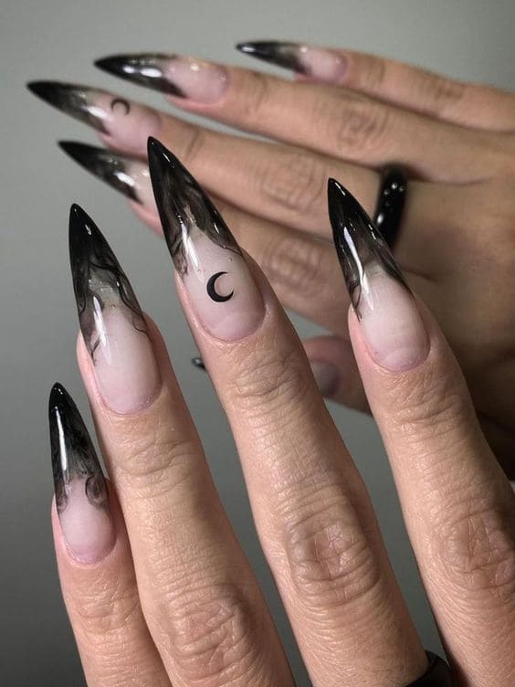 Korean gothic nails: black ombre stiletto 