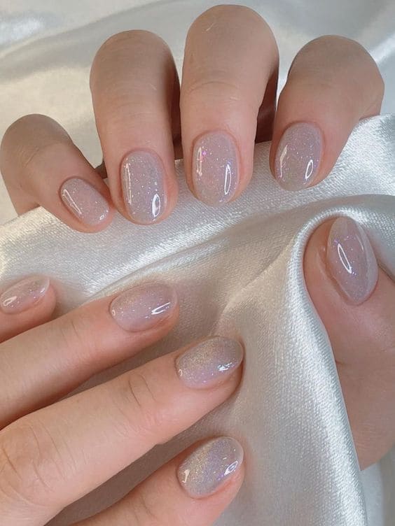 subtle shimmery light gray nails