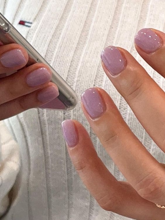 shimmery Korean lavender short nails
