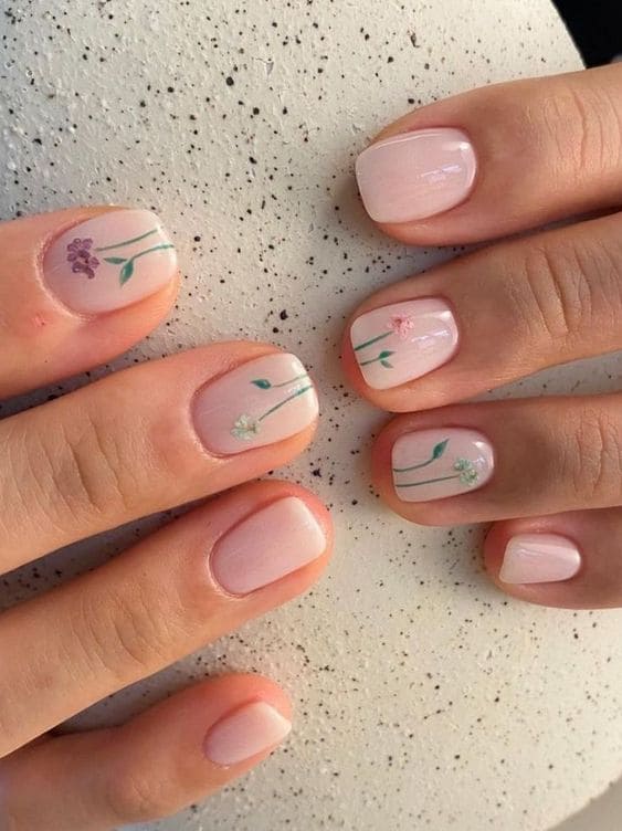 simple Korean short nails with florals