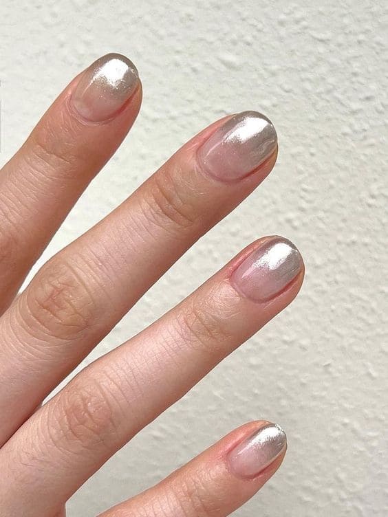 simple Korean chrome ombre short nails