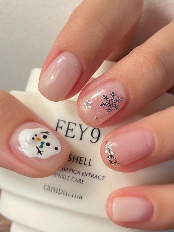 Korean snowflake nails: snow inspired